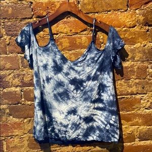 Lightweight stretchy AE shirt